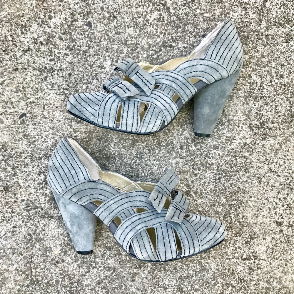 Seychelles Evelina Strappy Suede Bow Pumps